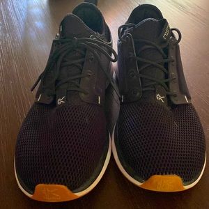 Kuru walking shoes size size 10 like new